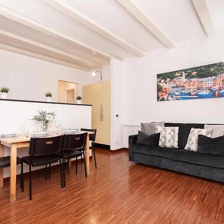 -2 Passi Dal Mare- Centro Storico ヴァラッツェ