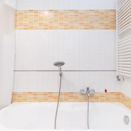 -2 Passi Dal Mare- Centro Storico アパート *