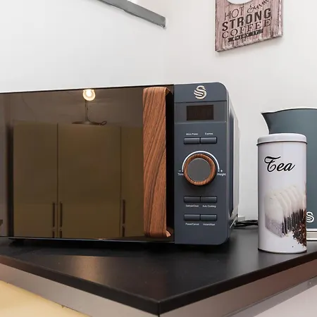 アパート -2 Passi Dal Mare- Centro Storico ヴァラッツェ