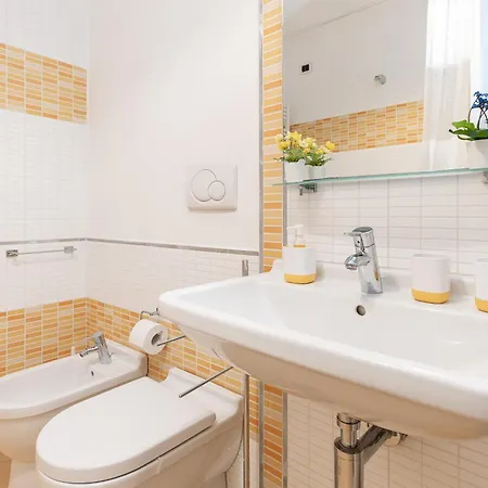 アパート -2 Passi Dal Mare- Centro Storico ヴァラッツェ